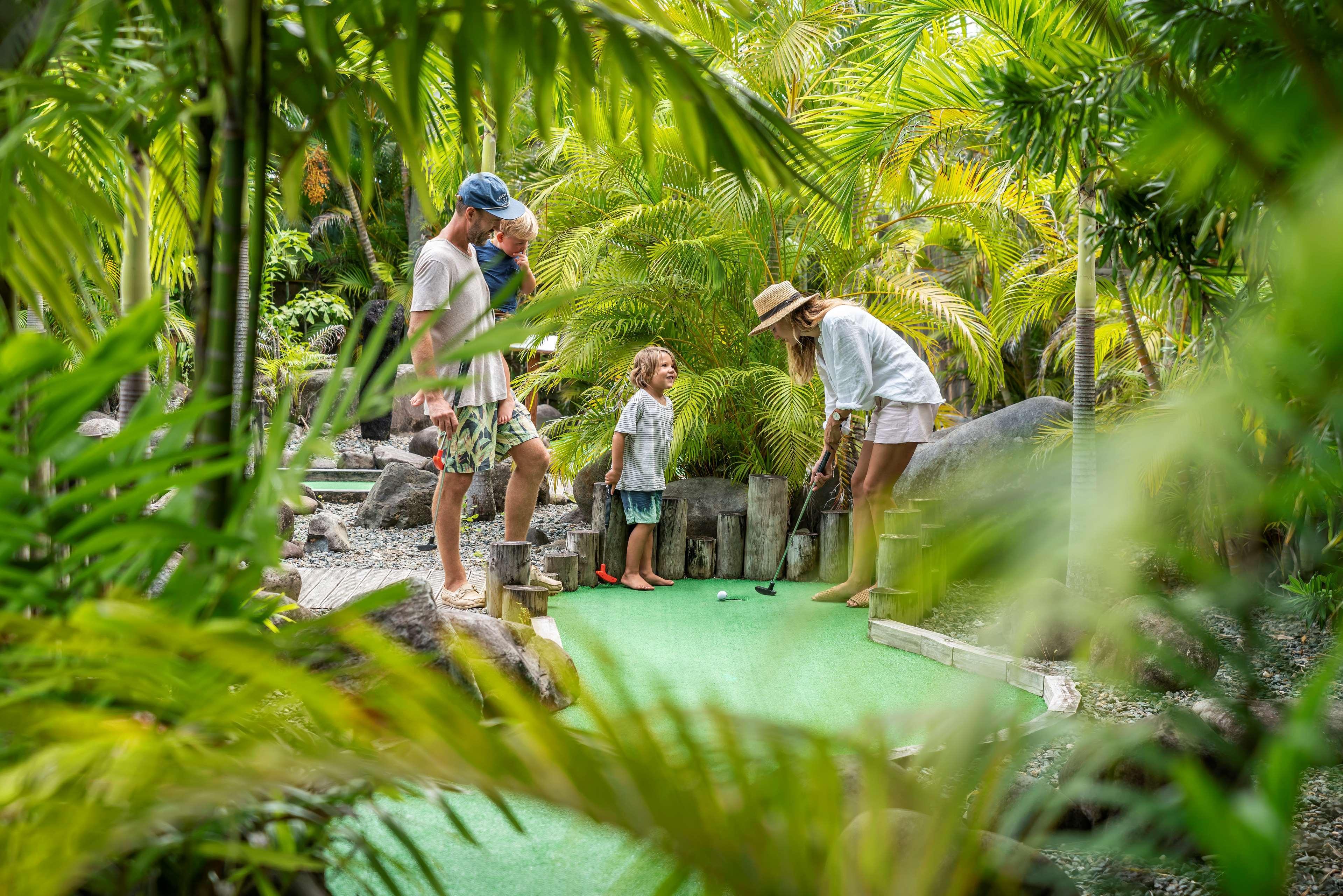 בואה Shangri-La Yanuca Island, Fiji מראה חיצוני תמונה Golfers at the Plantation Golf Course