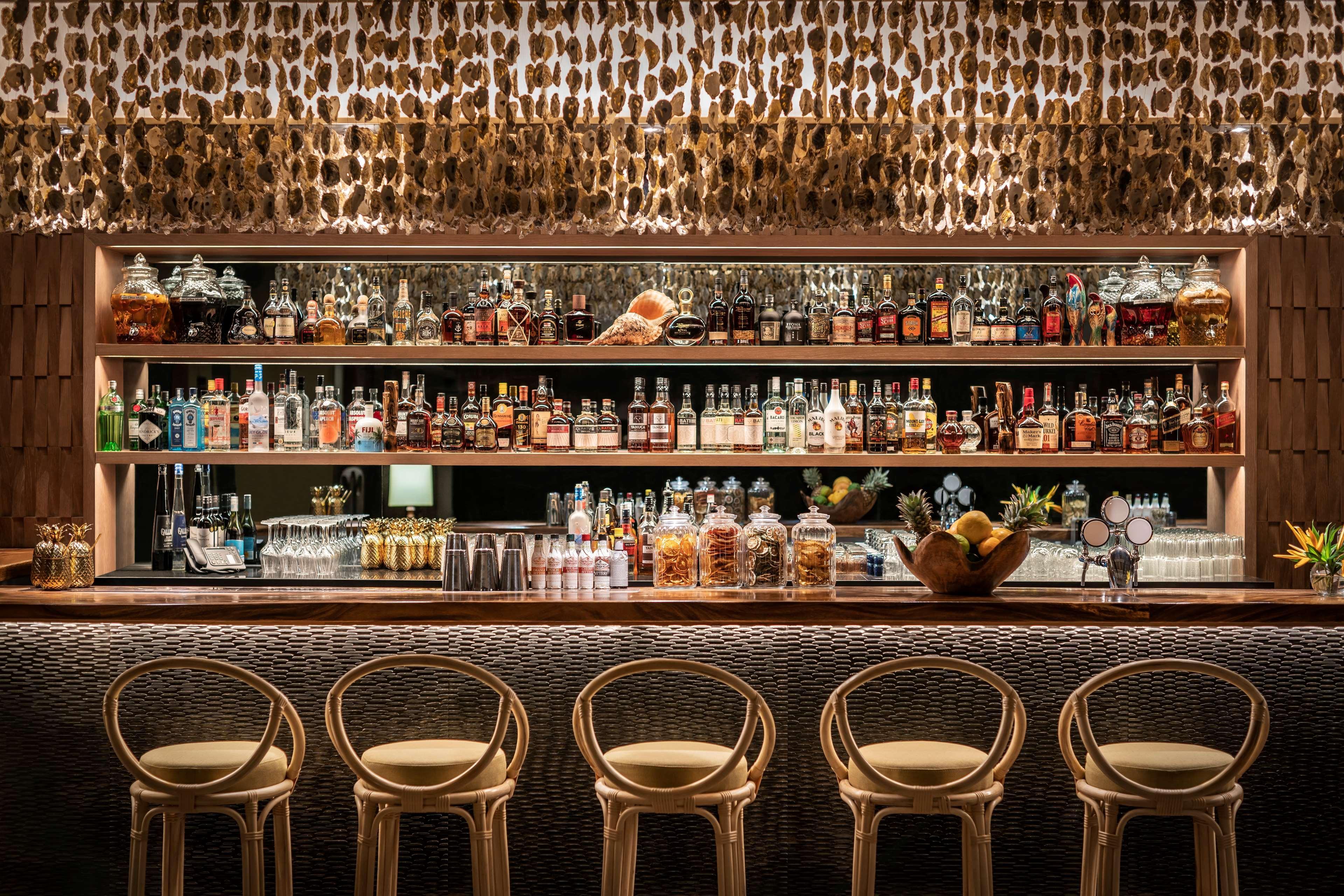 בואה Shangri-La Yanuca Island, Fiji מראה חיצוני תמונה The bar at the Mandarin Oriental Bar