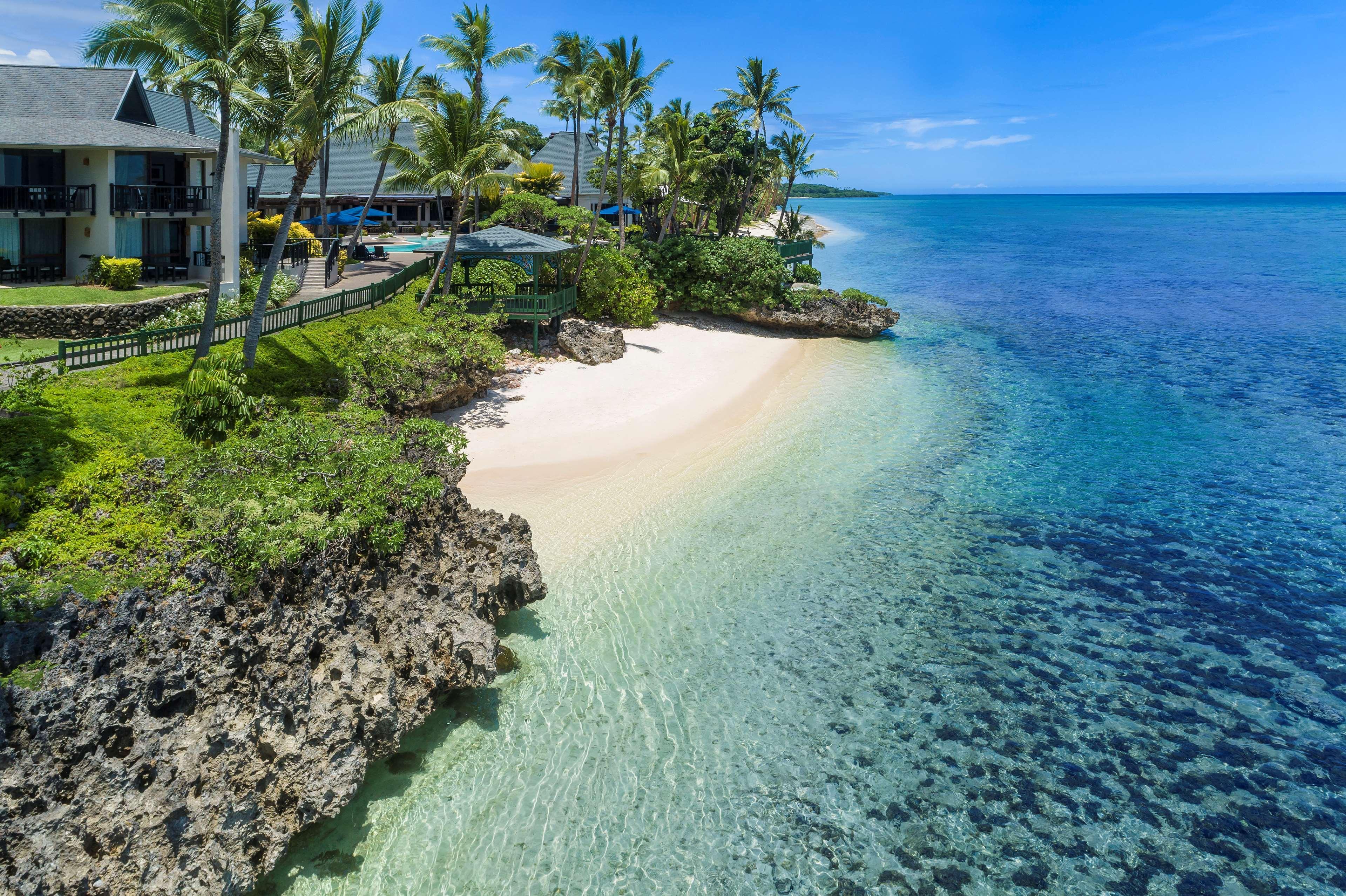 בואה Shangri-La Yanuca Island, Fiji מראה חיצוני תמונה Aerial view of the beach at the Sheraton Resort
